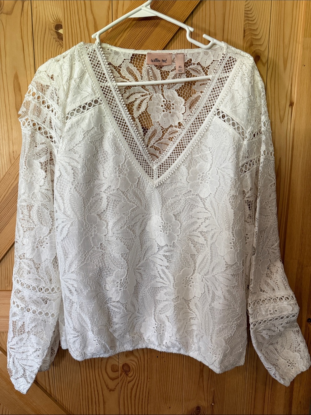 White top by willow & root